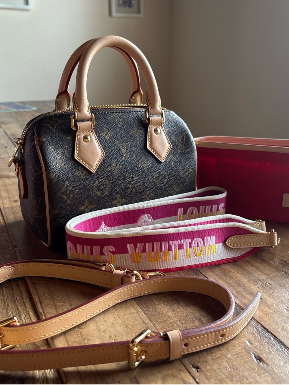 Louis Vuitton Speedy 20 Monogram - Picture 9 of 11